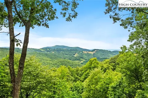 920 918 Pine Ridge Rd, Beech Mountain, NC 28604