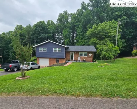 132 Greencrest Pl, Millers Creek, NC 28651