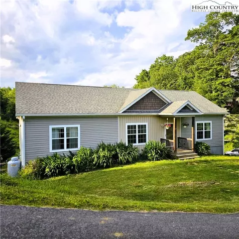 104 Daydreams Ln, Deep Gap, NC 28618