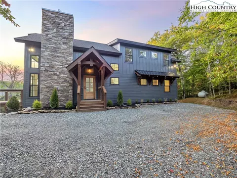103 Skiway Ln, Beech Mountain, NC 28604 photo 3