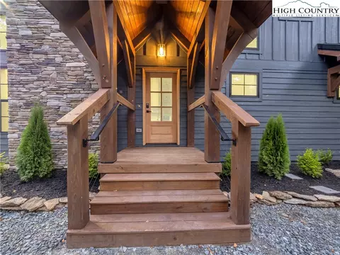 103 Skiway Ln, Beech Mountain, NC 28604 photo 5