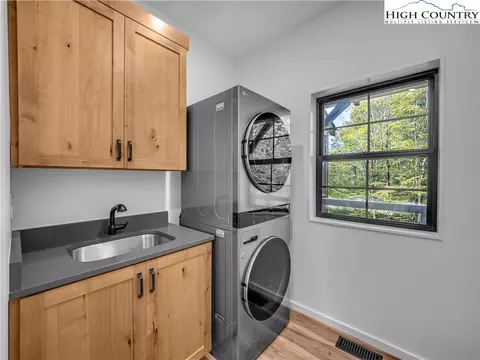 103 Skiway Ln, Beech Mountain, NC 28604 photo 43