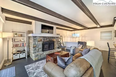 111 Courtside Ln #B10, Beech Mountain, NC 28604