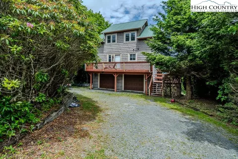 251 Four Diamond Dr, Seven Devils, NC 28604