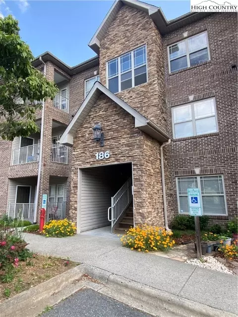 186 Cecil Miller #304, Boone, NC 28607