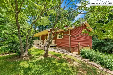 488 Oakwood Rd, West Jefferson, NC 28694