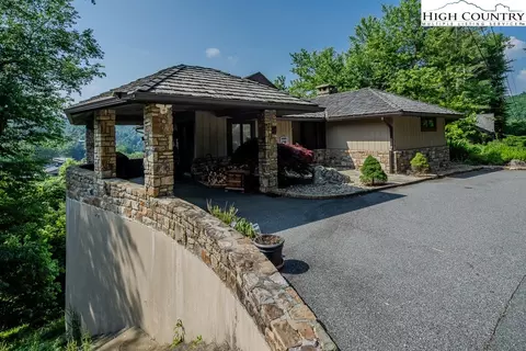 281 Beech, Boone, NC 28607 photo 2