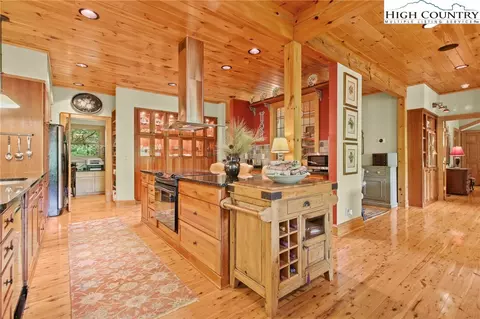 1583 Fall Creek Rd, Purlear, NC 28665 photo 8