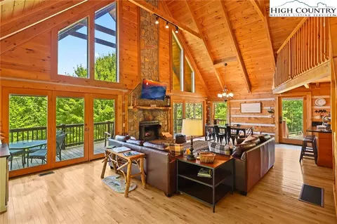 1025 Chestnut Ridge Trl, Seven Devils, NC 28604