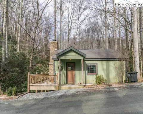 577 Leisure Acres Ln, Boone, NC 28607 photo 2