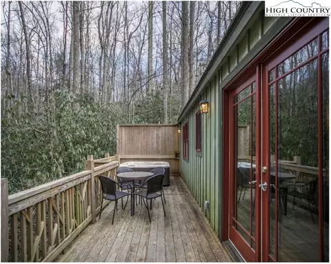 577 Leisure Acres Ln, Boone, NC 28607 photo 4