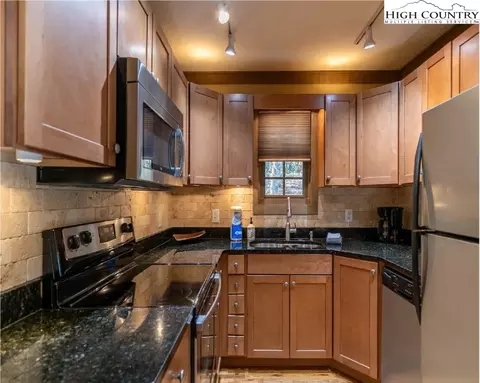 577 Leisure Acres Ln, Boone, NC 28607 photo 10