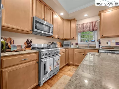 3441 Beech Mountain Pkwy #E5, Beech Mountain, NC 28604 photo 11