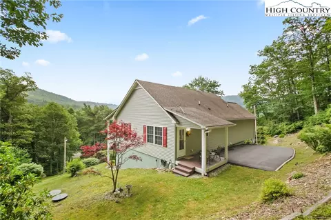 7238 Knoll Rd, Newland, NC 28657