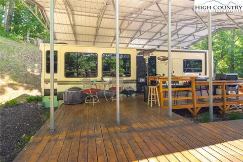 1768 Joe Shoemaker Rd, Vilas, NC 28692