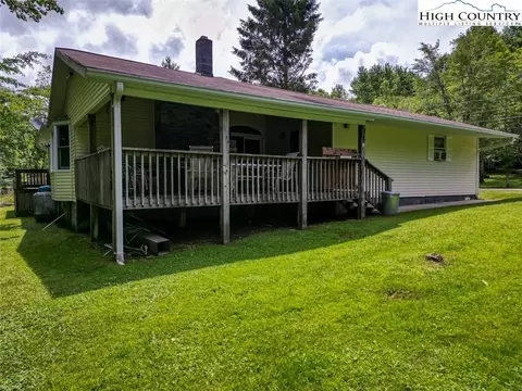 409 Summer Haven Ln, Blowing Rock, NC 28605
