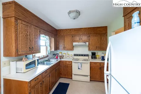 1041 Apple Orch, Boone, NC 28607 photo 12