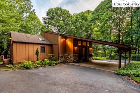 971 Ridge Rd, Roaring Gap, NC 28668 photo 2