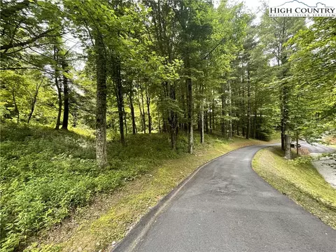 9 North Skymont Drive, Vilas, NC 28692