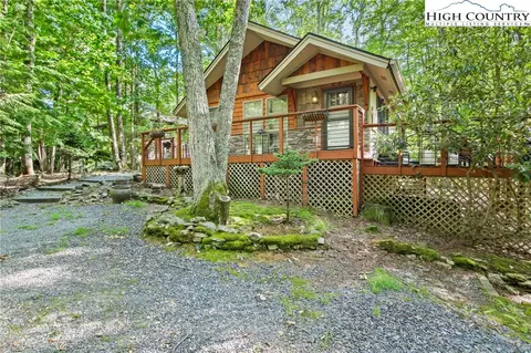 109 Teaberry Trl, Beech Mountain, NC 28604