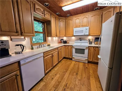 513 Calloway Rd, Boone, NC 28607 photo 6