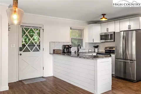101 Mid Holiday Ln #E217, Beech Mountain, NC 28604