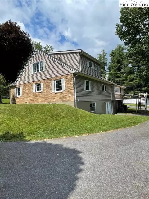 765 Hillcrest Cir, Boone, NC 28607 photo 4