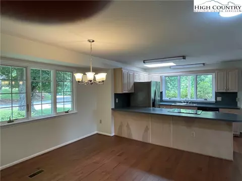 765 Hillcrest Cir, Boone, NC 28607 photo 10