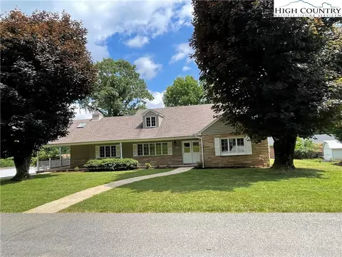 765 Hillcrest Cir, Boone, NC 28607 photo 2