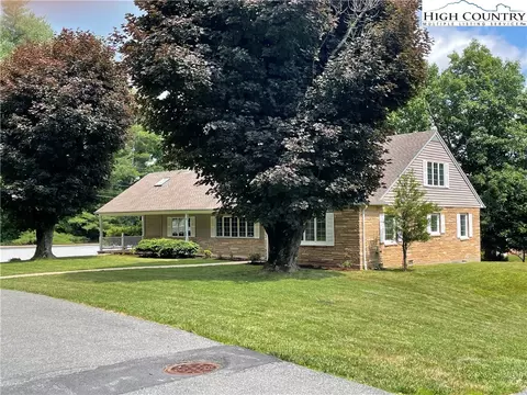 765 Hillcrest Cir, Boone, NC 28607 photo 3