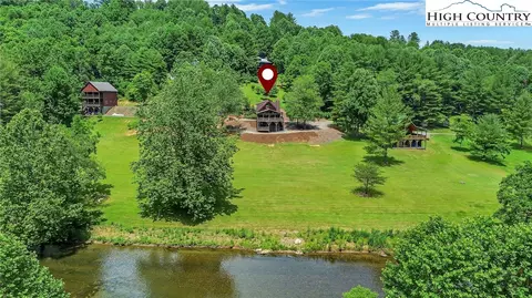453 S River Hills Rd, Lansing, NC 28643