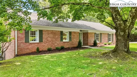 150 Blue Ridge Ave, Boone, NC 28607 photo 2