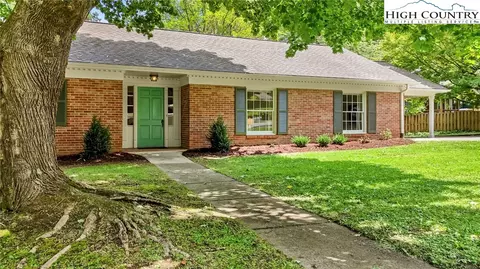 150 Blue Ridge Ave, Boone, NC 28607 photo 3