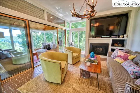 356 Laurel Trl, Fleetwood, NC 28626