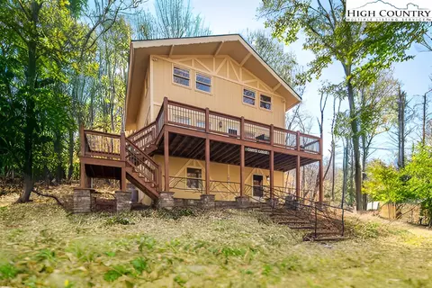 128 Greenbriar Rd, Beech Mountain, NC 28604