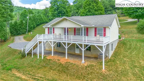 162 Maple Ridge Estates Dr, West Jefferson, NC 28694