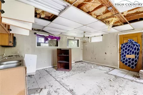411 Will Perry Rd, Vilas, NC 28692 photo 8