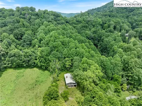 411 Will Perry Rd, Vilas, NC 28692 photo 4