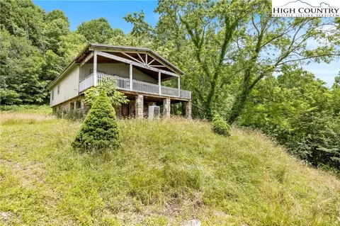 411 Will Perry Rd, Vilas, NC 28692 photo 2