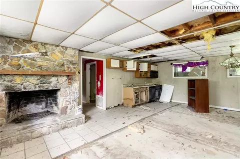 411 Will Perry Rd, Vilas, NC 28692 photo 12