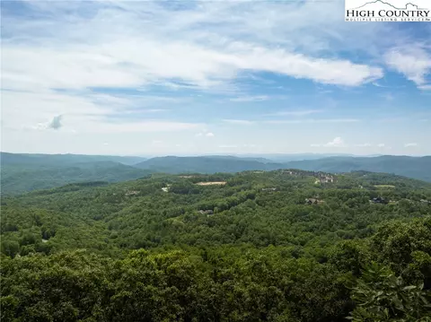 316 Milfoil Ct # R, Boone, NC 28607