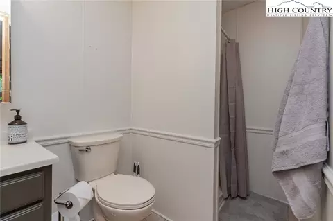 563 Laurel Cir W, Deep Gap, NC 28618 photo 31