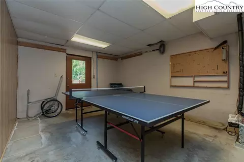 563 Laurel Cir W, Deep Gap, NC 28618 photo 32