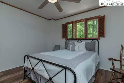 563 Laurel Cir W, Deep Gap, NC 28618 photo 25