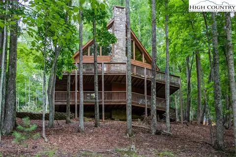 563 Laurel Cir W, Deep Gap, NC 28618 photo 2