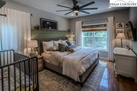 884 Queen, Boone, NC 28607 photo 15