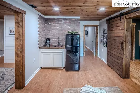884 Queen, Boone, NC 28607 photo 31