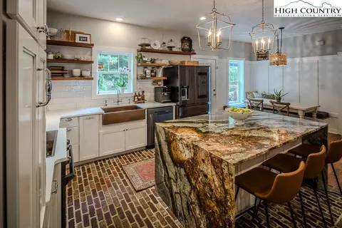 884 Queen, Boone, NC 28607 photo 12