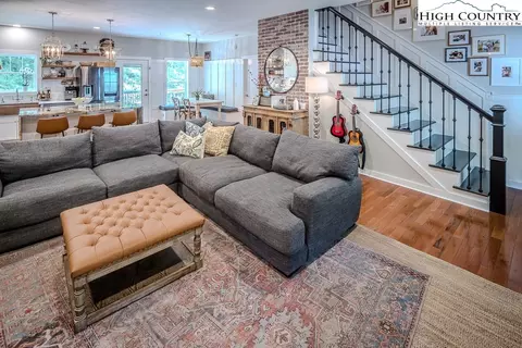 884 Queen, Boone, NC 28607 photo 7