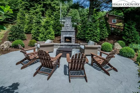 884 Queen, Boone, NC 28607 photo 41
